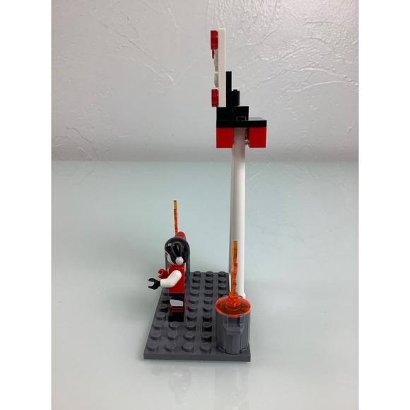 Lego Batman Harley Quinn mini figure set Harley’s Wheels of Fire figure EUC - Picture 6 of 11